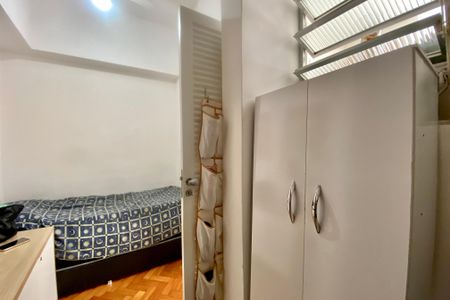 Apartamento à venda com 188m², 4 quartos e 2 vagas Apartamento à venda com 188m², 4 quartos e 2 vagasQuarto de Serviço
