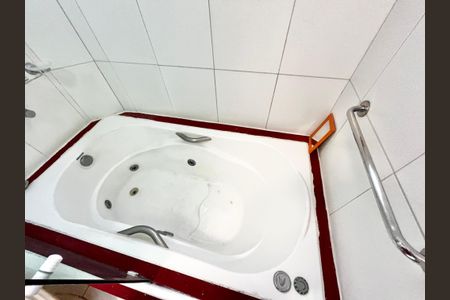 Apartamento para alugar com 60m², 2 quartos e sem vaga Apartamento para alugar com 60m², 2 quartos e sem vagaBanheiro