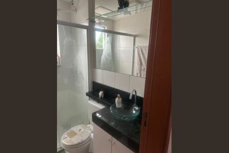 Banheiro de apartamento para alugar com 2 quartos, 50m² em Taquara, Rio de Janeiro