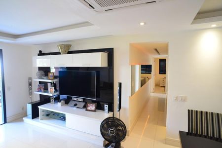 Apartamento para alugar com 127m², 2 quartos e 2 vagasSala