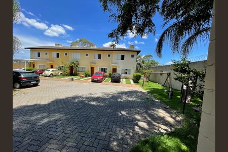 Casa de condomínio para alugar com 160m², 3 quartos e 3 vagas Casa de condomínio para alugar com 160m², 3 quartos e 3 vagasÁrea externa