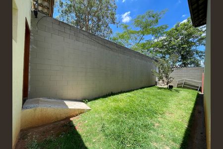 Casa de condomínio para alugar com 160m², 3 quartos e 3 vagas Casa de condomínio para alugar com 160m², 3 quartos e 3 vagasÁrea externa