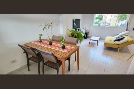 Casa de condomínio para alugar com 160m², 3 quartos e 3 vagas Casa de condomínio para alugar com 160m², 3 quartos e 3 vagasSala de jantar