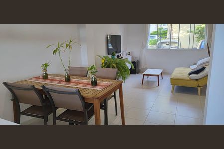 Casa de condomínio para alugar com 160m², 3 quartos e 3 vagas Casa de condomínio para alugar com 160m², 3 quartos e 3 vagasSala de jantar