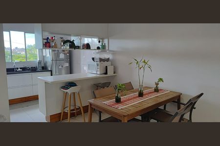 Casa de condomínio para alugar com 160m², 3 quartos e 3 vagas Casa de condomínio para alugar com 160m², 3 quartos e 3 vagasSala de jantar