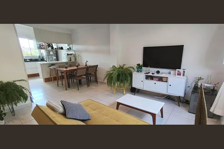 Casa de condomínio para alugar com 160m², 3 quartos e 3 vagas Casa de condomínio para alugar com 160m², 3 quartos e 3 vagasSala