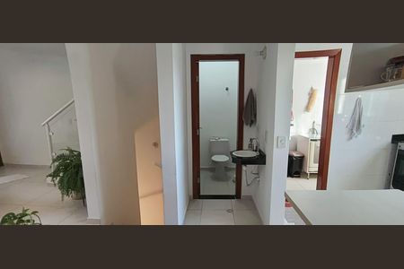 Casa de condomínio para alugar com 160m², 3 quartos e 3 vagas Casa de condomínio para alugar com 160m², 3 quartos e 3 vagasBanheiro
