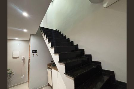 Sala de casa de condomínio à venda com 2 quartos, 50m² em Vila Alto de Santo Andre, Santo André