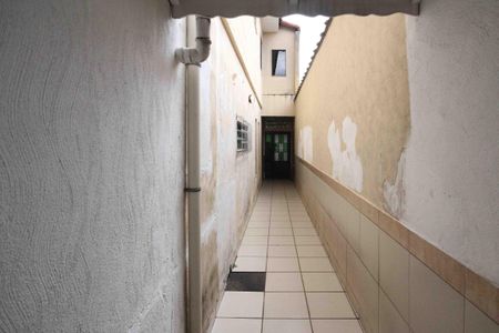 Casa para alugar com 150m², 3 quartos e 2 vagasCorredor