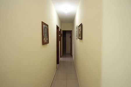 Casa para alugar com 150m², 3 quartos e 2 vagasCorredor