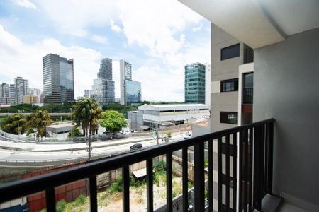 varanda quarto sala studio de kitnet/studio para alugar com 1 quarto, 25m² em Pinheiros, São Paulo