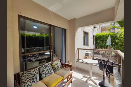 Apartamento à venda com 84m², 2 quartos e 1 vaga Apartamento à venda com 84m², 2 quartos e 1 vagaVaranda