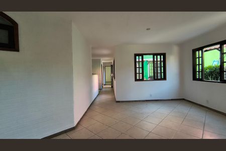 Sala de casa de condomínio à venda com 5 quartos, 200m² em Vargem Grande, Rio de Janeiro
