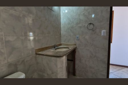 Casa de condomínio para alugar com 200m², 5 quartos e 1 vaga Casa de condomínio para alugar com 200m², 5 quartos e 1 vagaBanheiro da Suíte 1