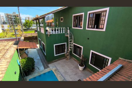 Casa de condomínio para alugar com 200m², 5 quartos e 1 vaga Casa de condomínio para alugar com 200m², 5 quartos e 1 vagaQuarto 1