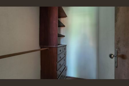 Casa de condomínio para alugar com 200m², 5 quartos e 1 vaga Casa de condomínio para alugar com 200m², 5 quartos e 1 vagaCloset do Quarto 2