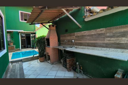 Casa de condomínio para alugar com 200m², 5 quartos e 1 vaga Casa de condomínio para alugar com 200m², 5 quartos e 1 vagaQuintal