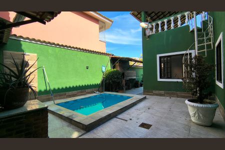 Casa de condomínio para alugar com 200m², 5 quartos e 1 vaga Casa de condomínio para alugar com 200m², 5 quartos e 1 vagaQuintal