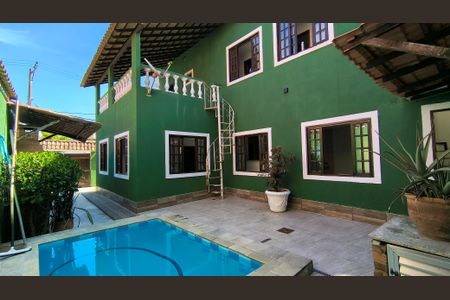 Casa de condomínio para alugar com 200m², 5 quartos e 1 vaga Casa de condomínio para alugar com 200m², 5 quartos e 1 vagaQuintal