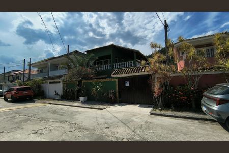 Casa de condomínio para alugar com 200m², 5 quartos e 1 vaga Casa de condomínio para alugar com 200m², 5 quartos e 1 vagaFachada da Casa