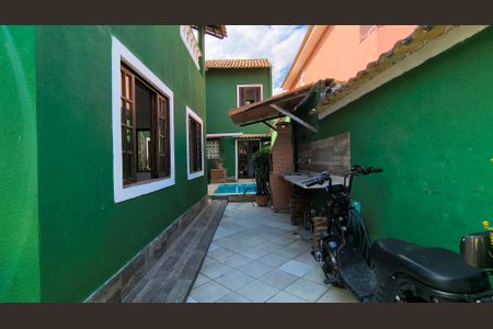 Casa de condomínio para alugar com 200m², 5 quartos e 1 vaga Casa de condomínio para alugar com 200m², 5 quartos e 1 vagaQuintal