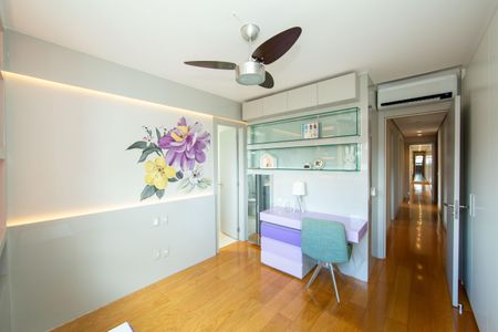 Apartamento à venda com 214m², 4 quartos e 4 vagasQUARTO1