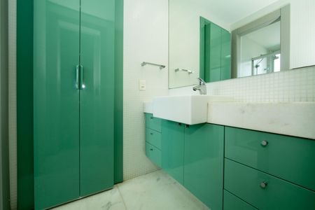 Apartamento à venda com 214m², 4 quartos e 4 vagasBANHEIRO2