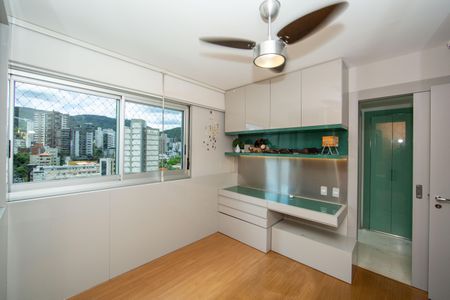 Apartamento à venda com 214m², 4 quartos e 4 vagasQUARTO2