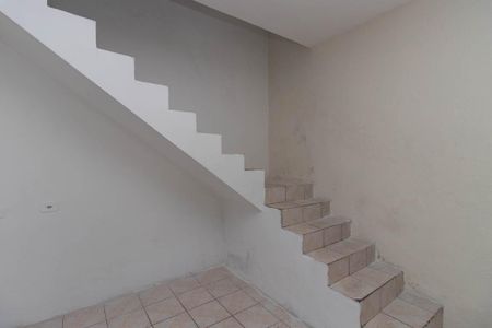 Escada de casa para alugar com 2 quartos, 60m² em Vila Albertina, São Paulo