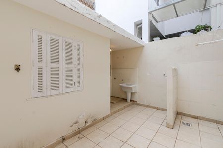 Casa para alugar com 98m², 2 quartos e 2 vagasQuintal