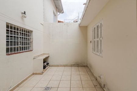 Casa para alugar com 98m², 2 quartos e 2 vagasQuintal