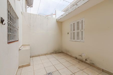 Casa para alugar com 98m², 2 quartos e 2 vagasQuintal