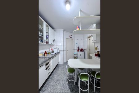 Apartamento à venda com 104m², 3 quartos e 3 vagas Apartamento à venda com 104m², 3 quartos e 3 vagasCozinha