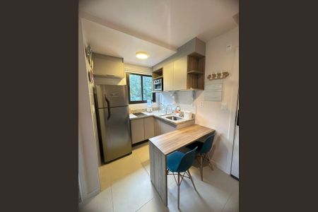 Cozinha de apartamento para alugar com 1 quarto, 23m² em Caminho das Árvores, Salvador