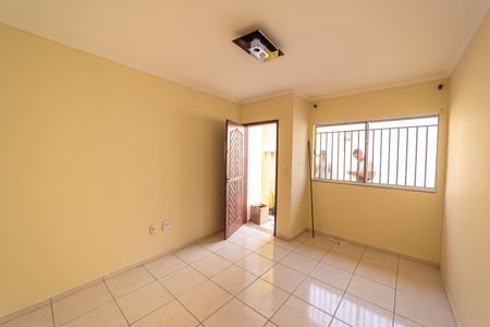 Sala de casa de condomínio para alugar com 2 quartos, 55m² em Vila Ré, São Paulo