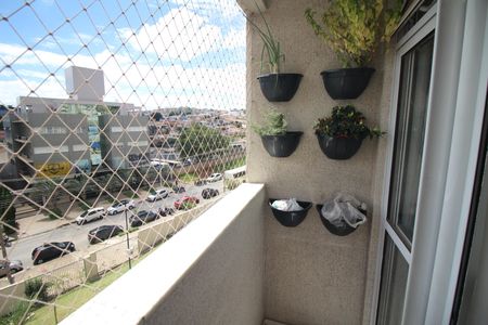 Varanda Sala de apartamento para alugar com 2 quartos, 53m² em Jardim Riacho das Pedras, Contagem