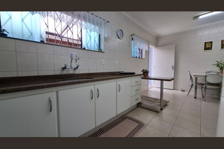 Casa à venda com 298m², 3 quartos e 4 vagasCozinha