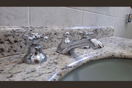 Casa à venda com 298m², 3 quartos e 4 vagasBanheiro 2