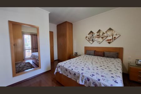 Casa à venda com 298m², 3 quartos e 4 vagasQuarto 1 suíte