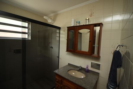 Casa à venda com 150m², 3 quartos e 4 vagasBanheiro 2