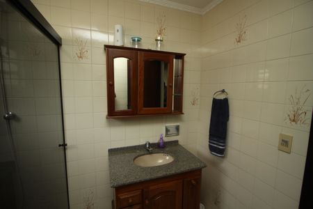 Casa à venda com 150m², 3 quartos e 4 vagasBanheiro 2