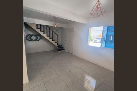 Casa à venda com 3 quartos, 136m² em Olaria, Canoas