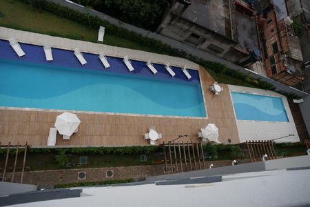 Apartamento para alugar com 43m², 2 quartos e sem vagaVista piscina da varanda