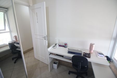 Apartamento à venda com 270m², 4 quartos e 2 vagasQuarto 2