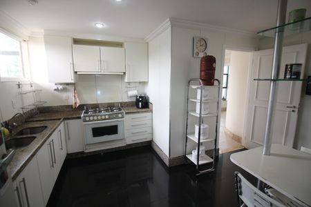 Apartamento à venda com 270m², 4 quartos e 2 vagasCozinha