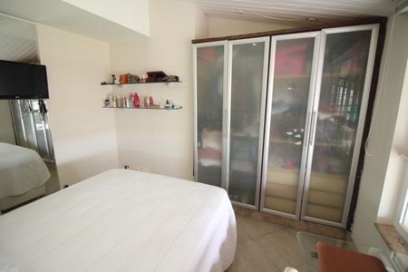 Apartamento à venda com 270m², 4 quartos e 2 vagasQuarto 1