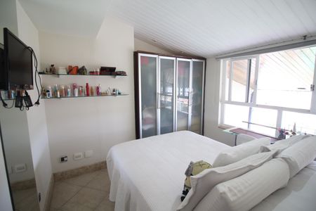 Apartamento à venda com 270m², 4 quartos e 2 vagasQuarto 1