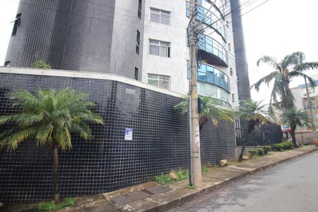 Apartamento à venda com 270m², 4 quartos e 2 vagasPlaquinha Instalada 30/01/2026 TIKP-226