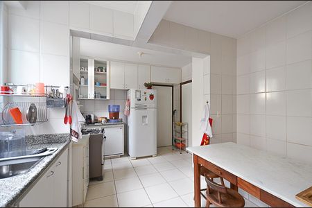 Apartamento à venda com 172m², 4 quartos e 2 vagasCozinha