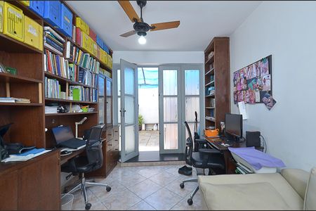 Apartamento à venda com 172m², 4 quartos e 2 vagasQuarto 3